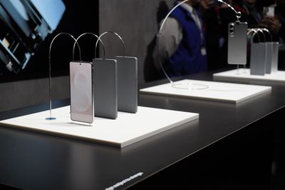 A photo of Samsung’s Galaxy S25 Edge smartphones.