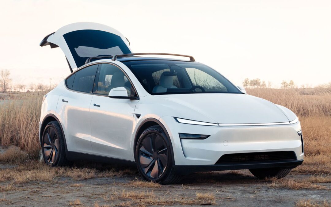 Tesla brings its redesigned Model Y to the US, but keeps selling the old one too