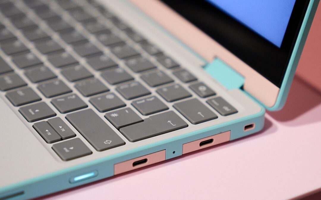 Mint and pink: a closer look at the backflipping Framework Laptop 12