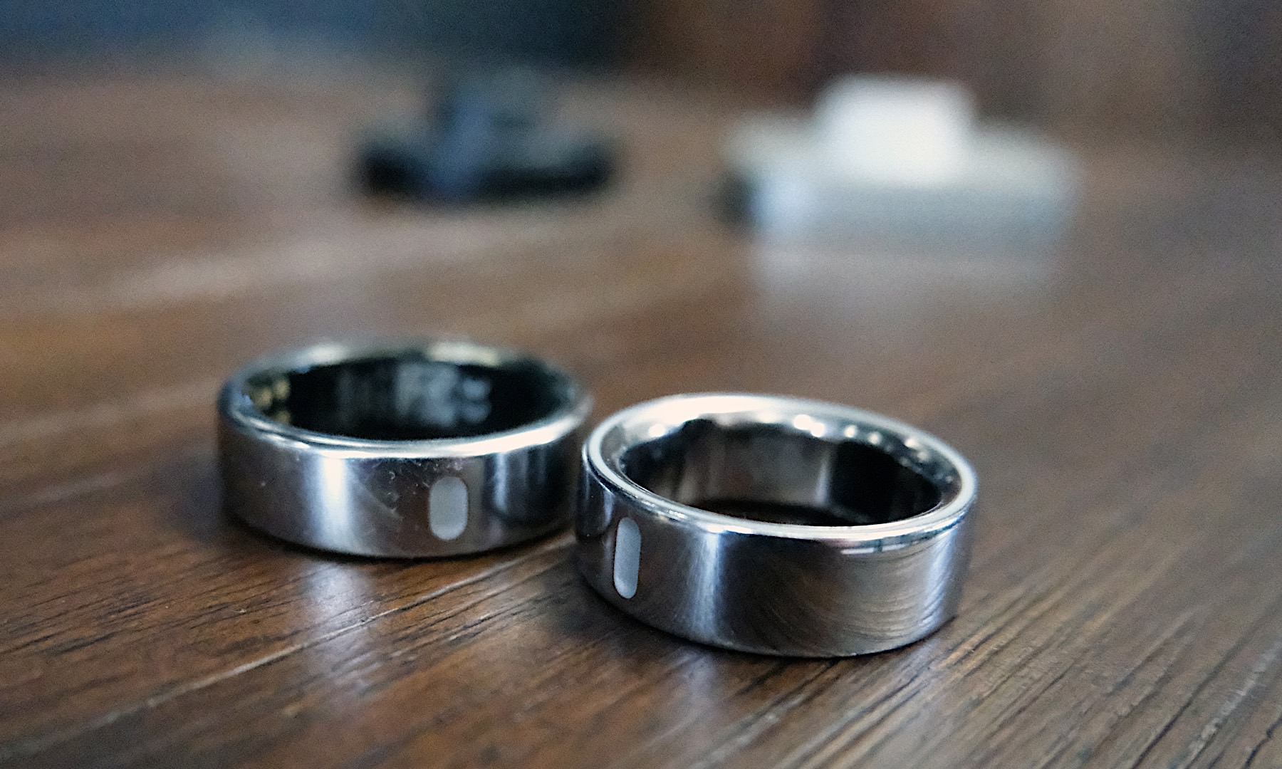 Image of the Oura Ring 3 next to the Oura Ring 4