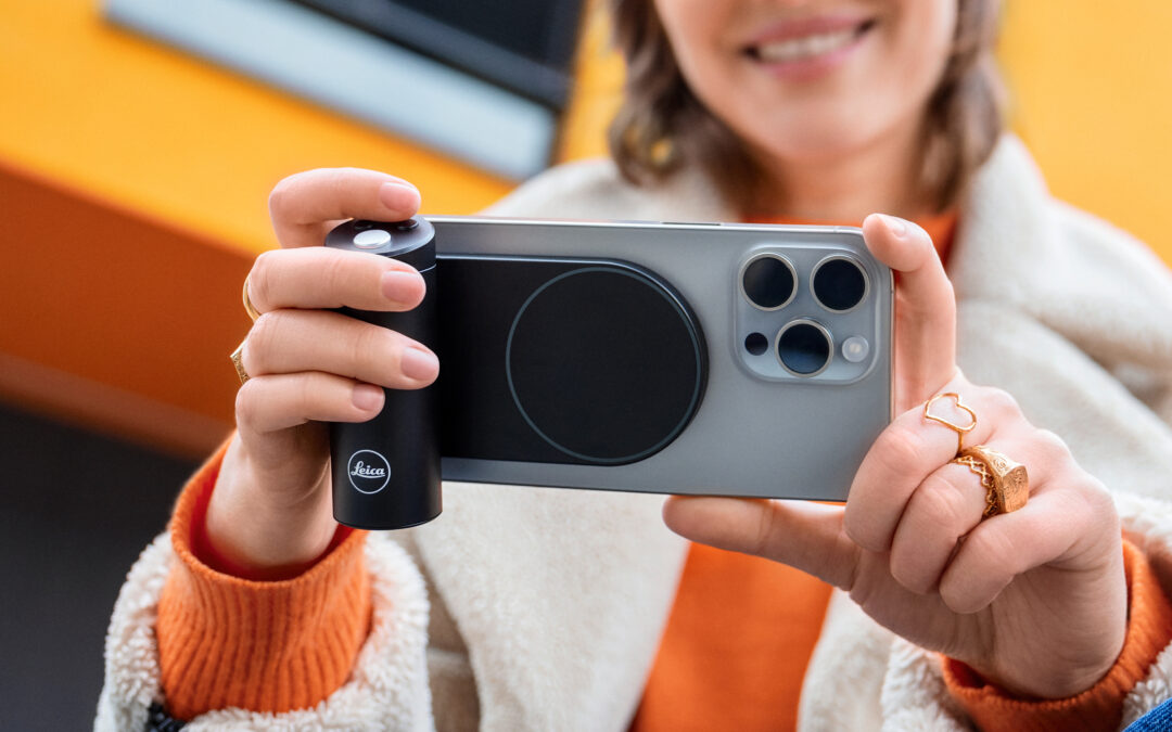 Leica made a $329 iPhone camera grip