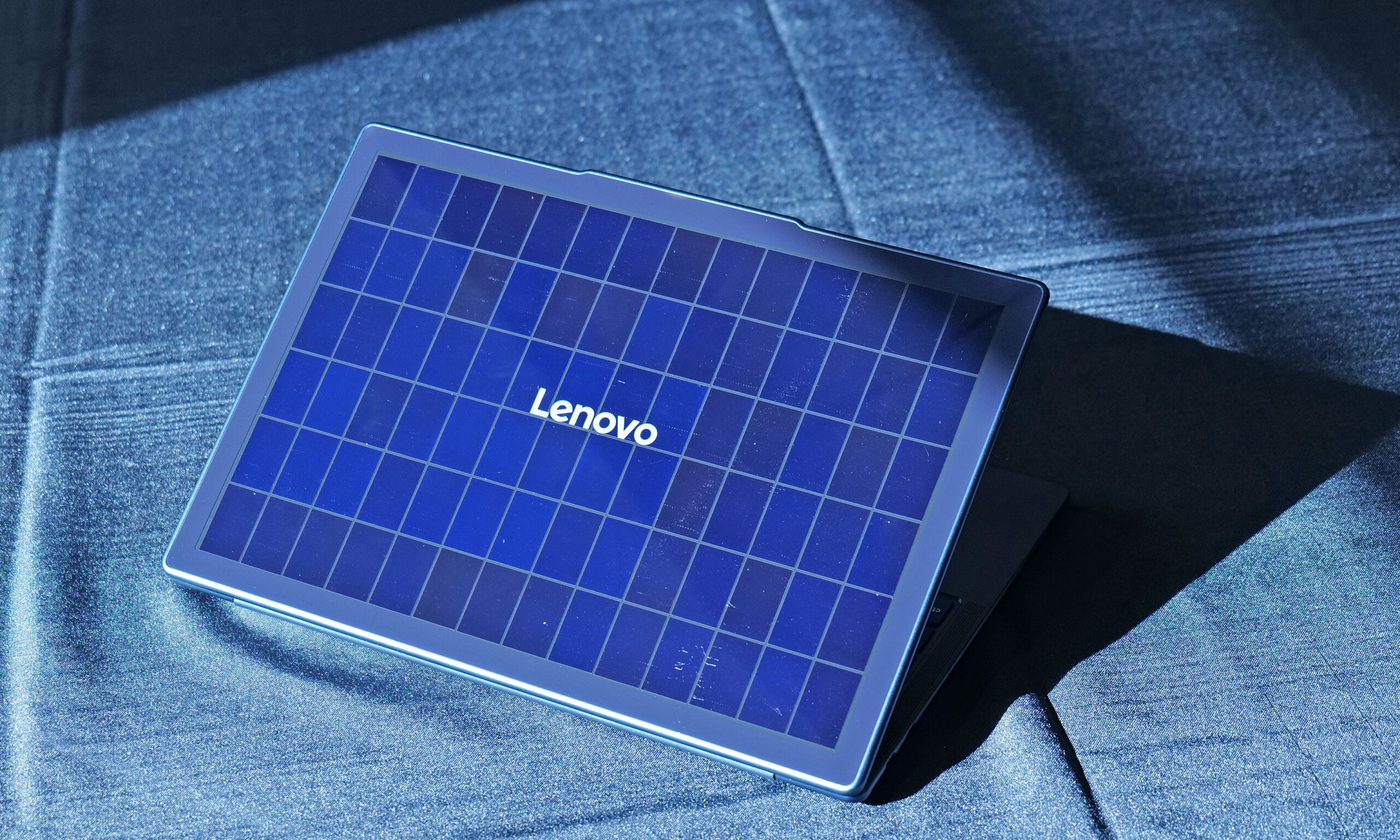 The Lenovo Yoga Solar PC Concept features built-in photovoltaic cells that can add an hour's worth of video playback after just 20 minutes in the sun. 