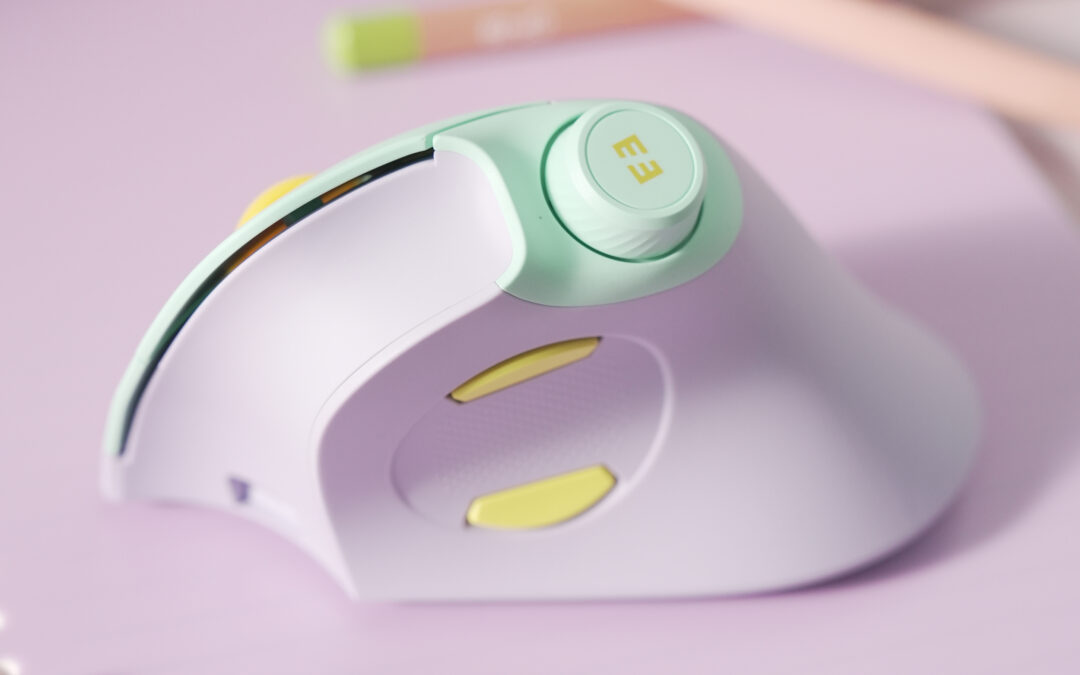 This vertical mouse includes a volume knob with playback controls