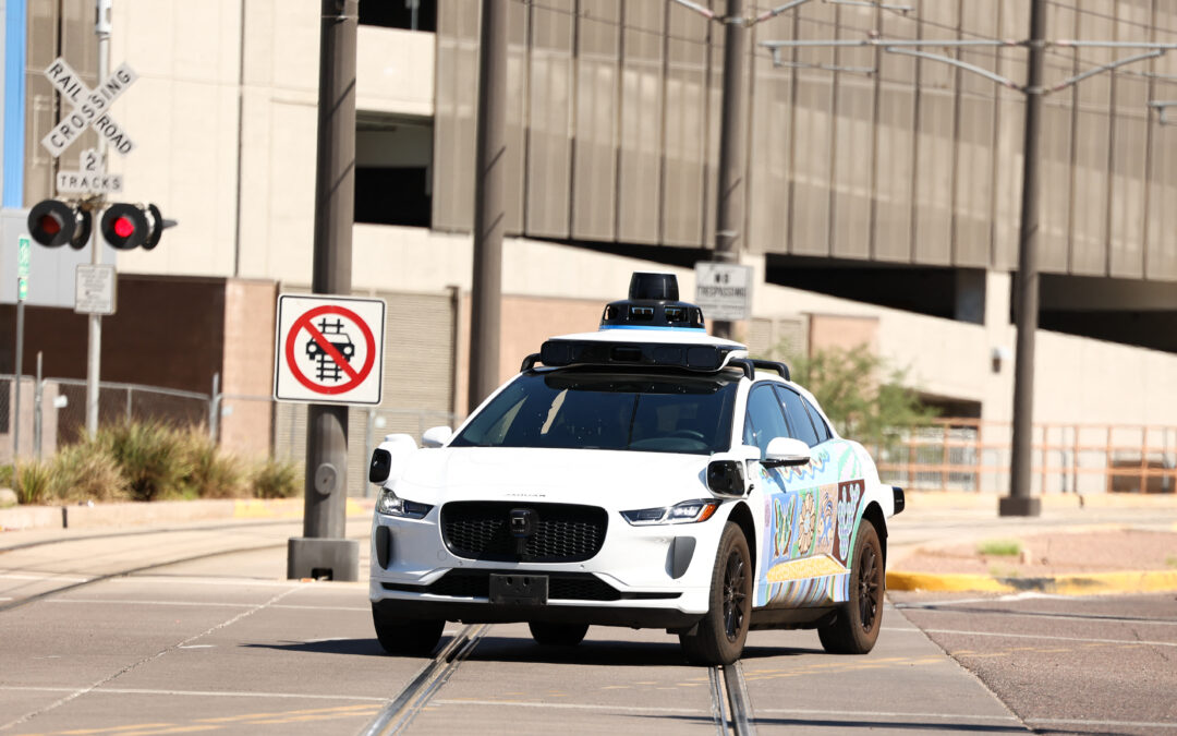 DoorDash will use Waymo’s robotaxis for delivery in Phoenix