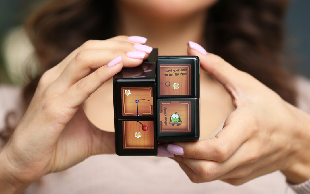This $299 Rubik’s Cube swaps colored squares for LCD screens