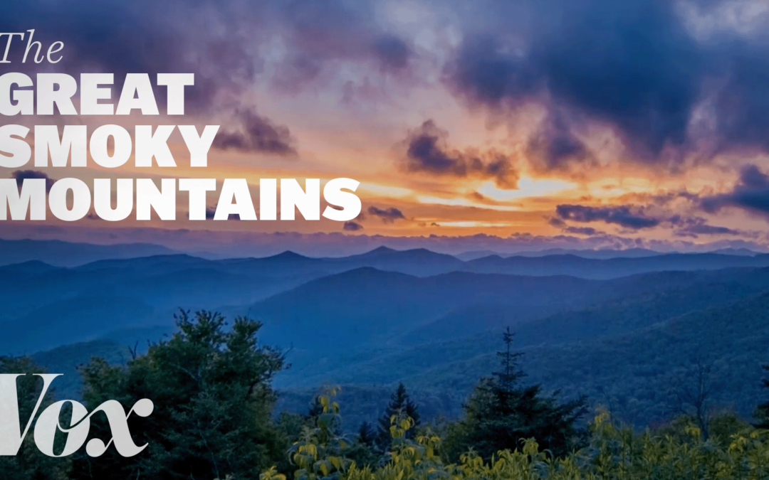 What makes the Great Smoky Mountains smoky?