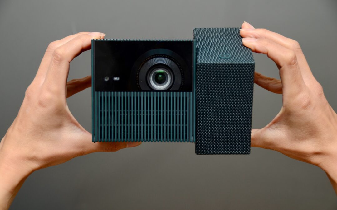 TCL’s PlayCube projector is more fun than a Rubik’s Cube