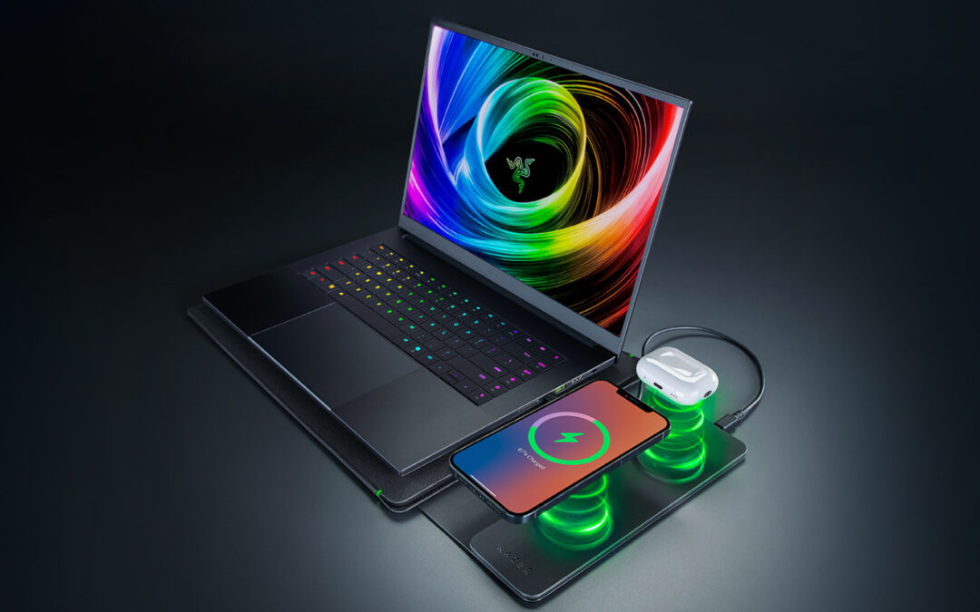 Razer’s new laptop sleeve wirelessly charges other devices