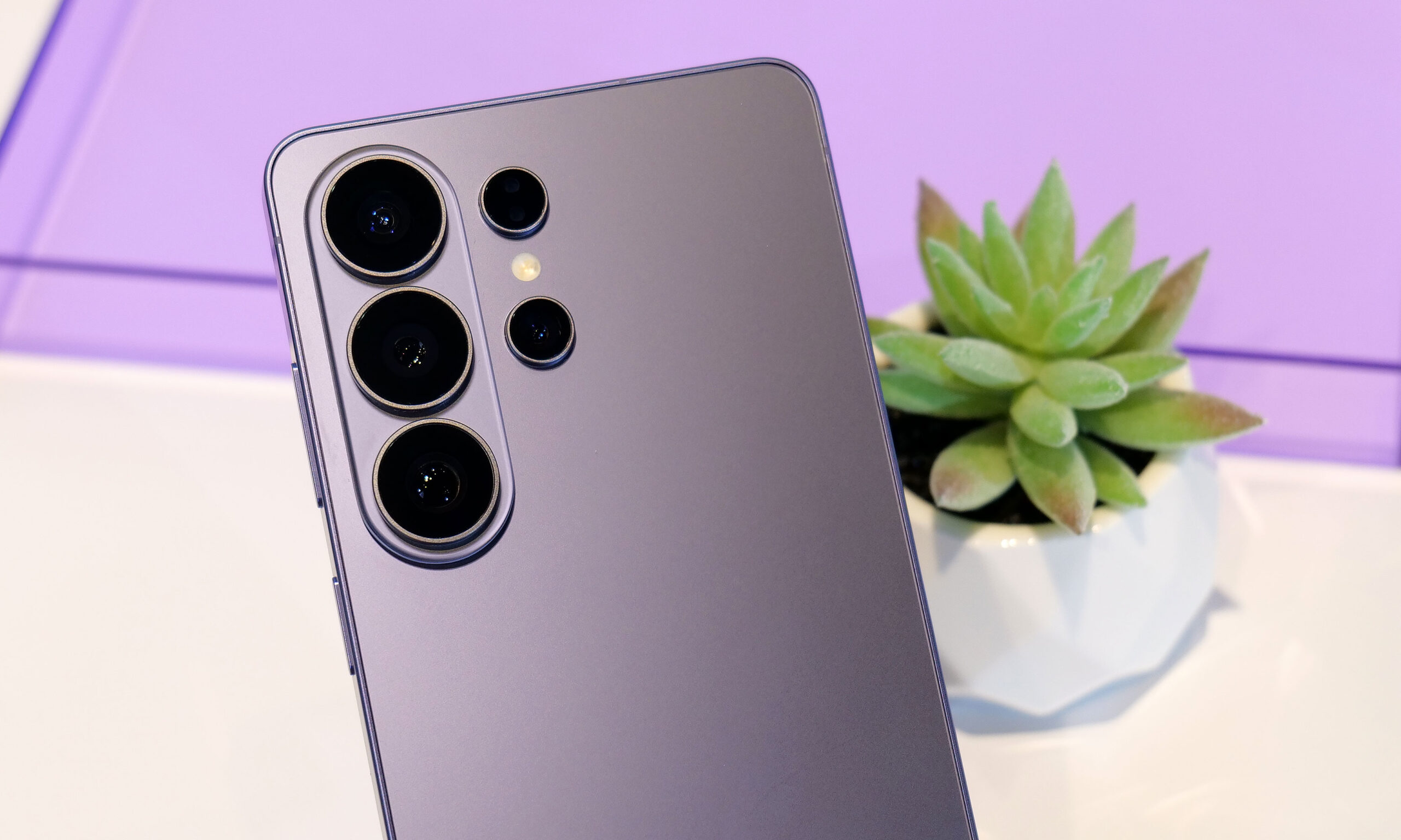 The S26 Ultra's 200MP main and 50MP 5x zoon lenses feature significantly larger apertures, which should deliver much improved image quality in low light conditions. 