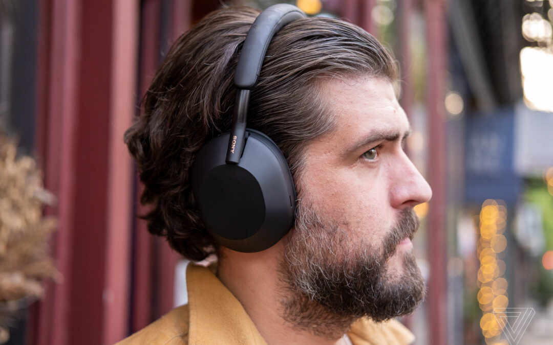 Sony’s WH-1000XM5 headphones are a whopping 39 percent off