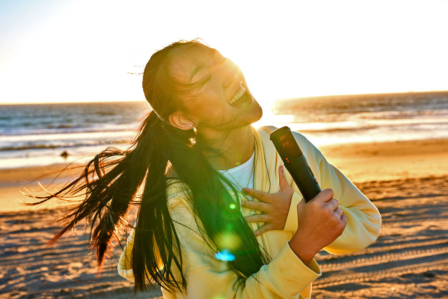 JBL’s new party speaker comes with a karaoke mic that helps you hit those high notes