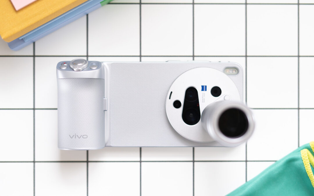 More phone cameras should come with telephoto lenses