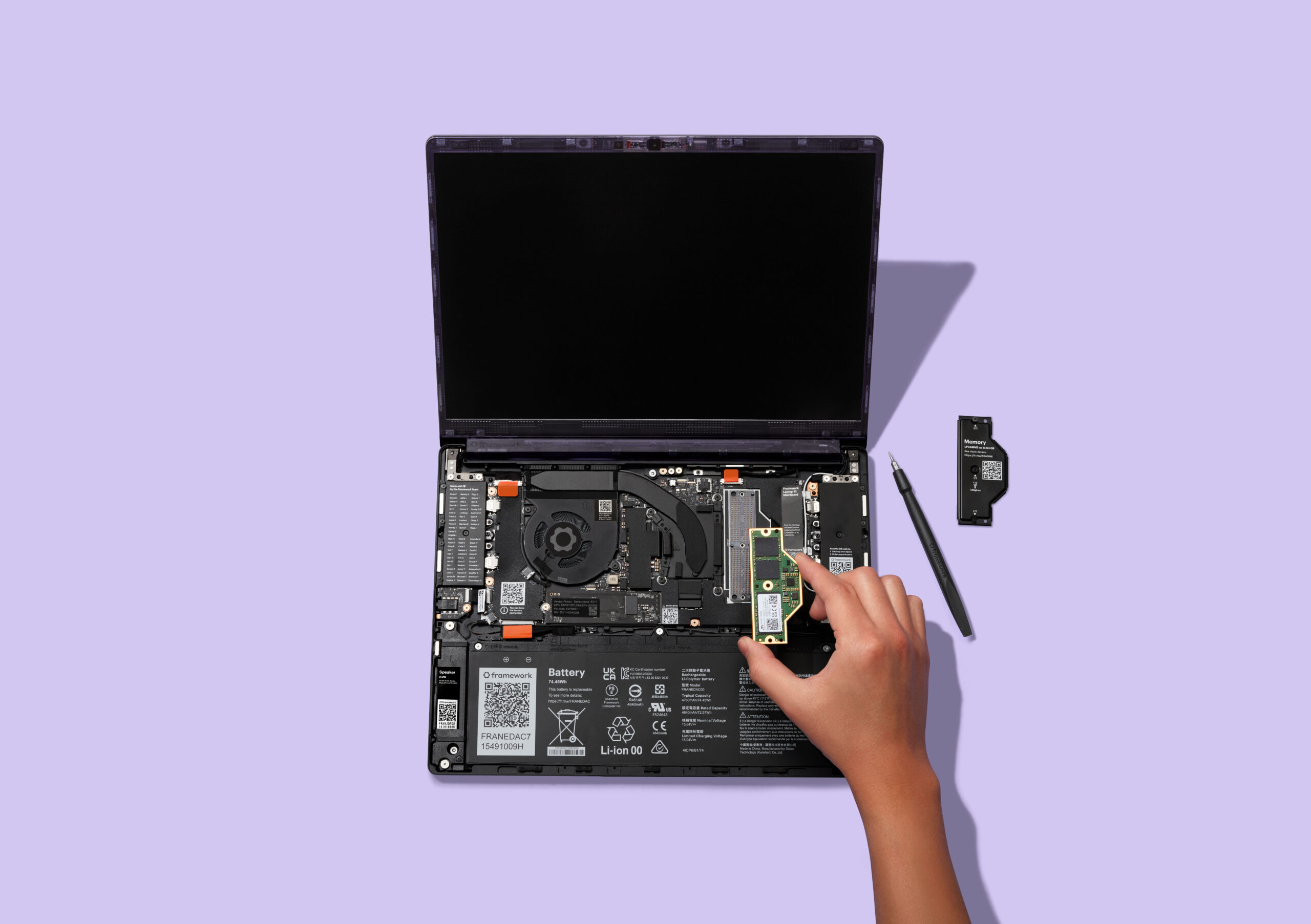 Image of a Laptop 13 Pro with SODIMM installation