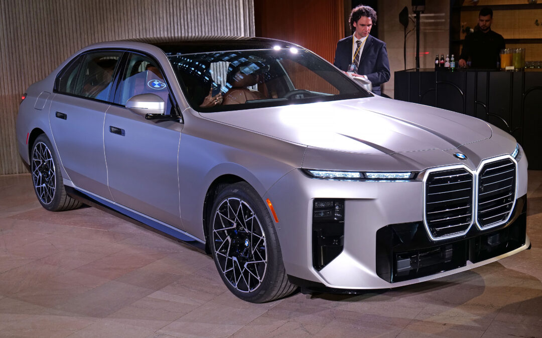 2027 BMW i7 first look: A fantastically techy car for the 1 percent