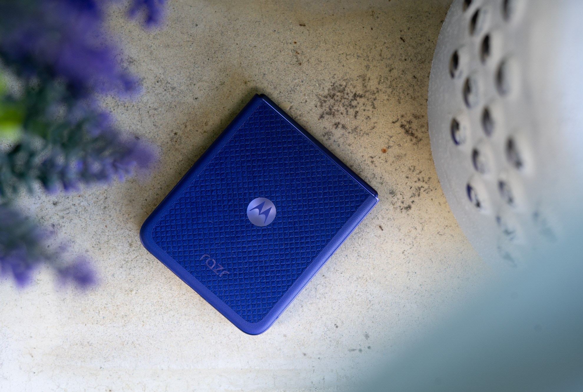 Motorola Razr Ultra in orient blue color.