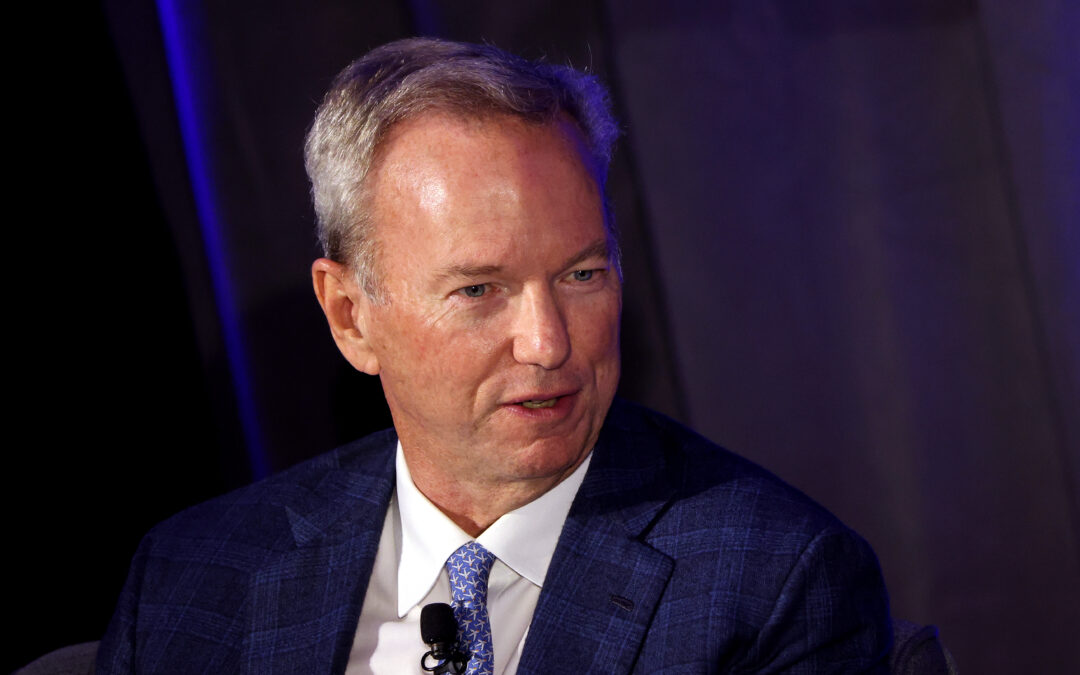 University of Arizona students boo Eric Schmidt’s AI cheerleading during commencement