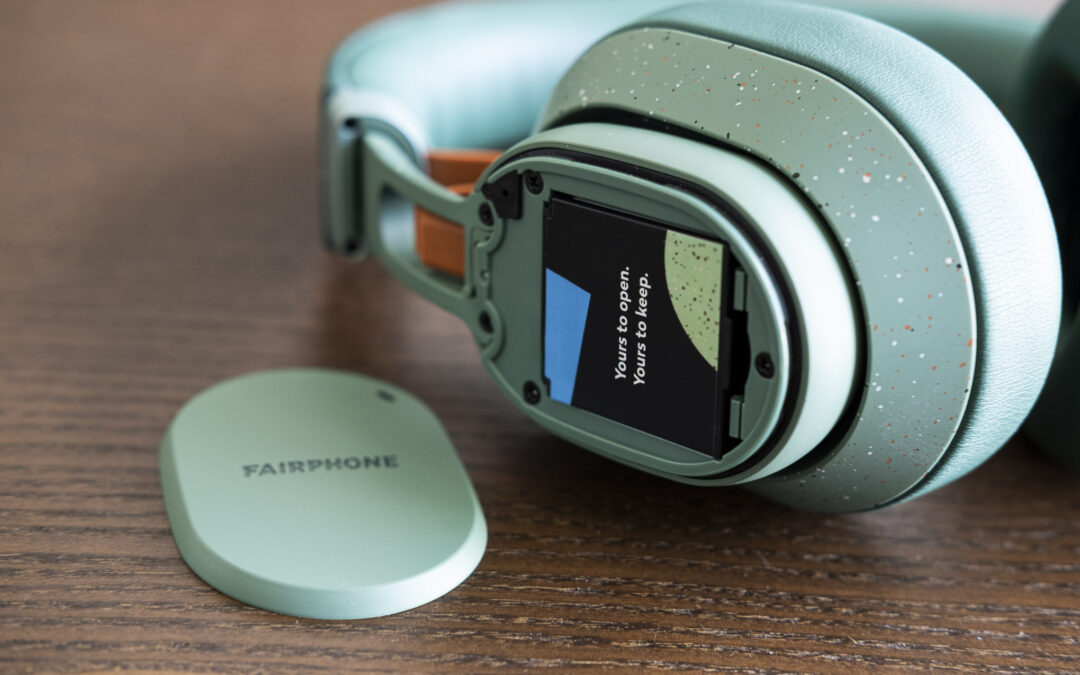 User-replaceable batteries are coming back in a big way