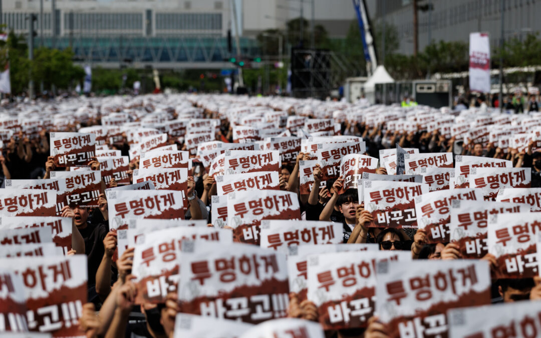 Samsung workers set to strike at worst possible time