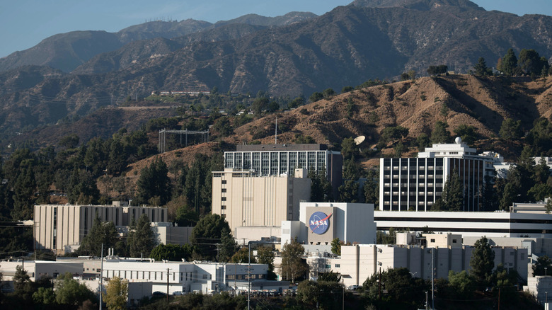 NASA is opening up bids for who will run the Jet Propulsion Laboratory