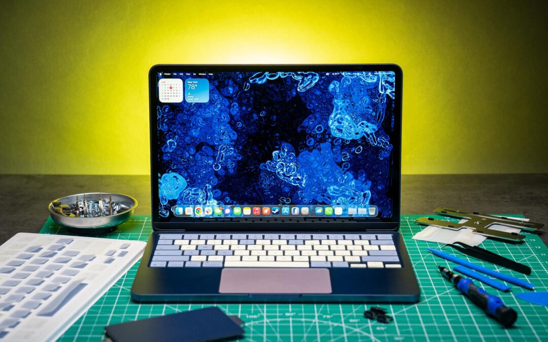 I customized a MacBook Neo with colorful spare parts