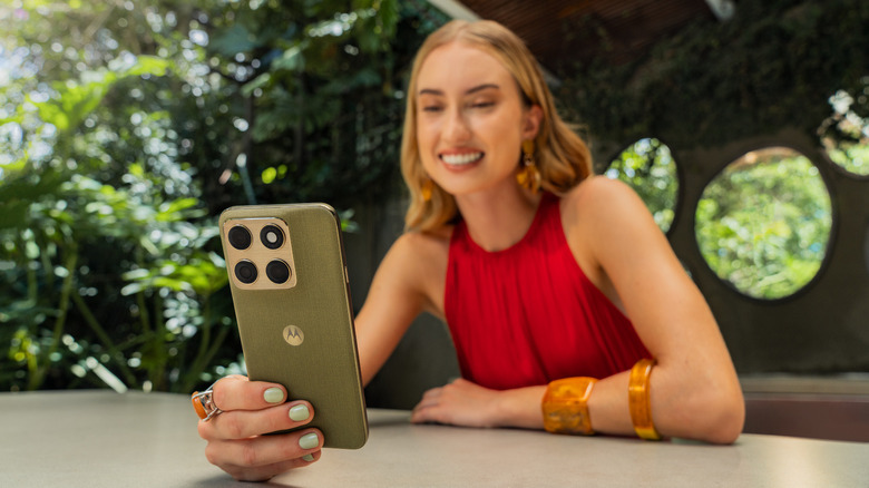 Motorola announces the $600 Edge 2026 phone