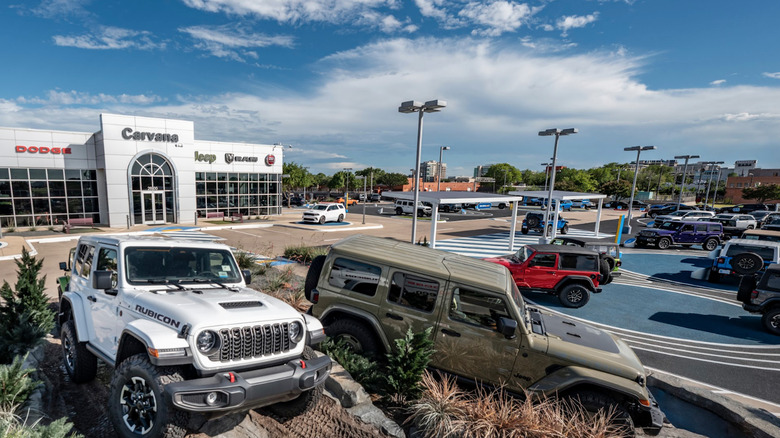 Carvana launches its first test drive center at a dealership, with more to come