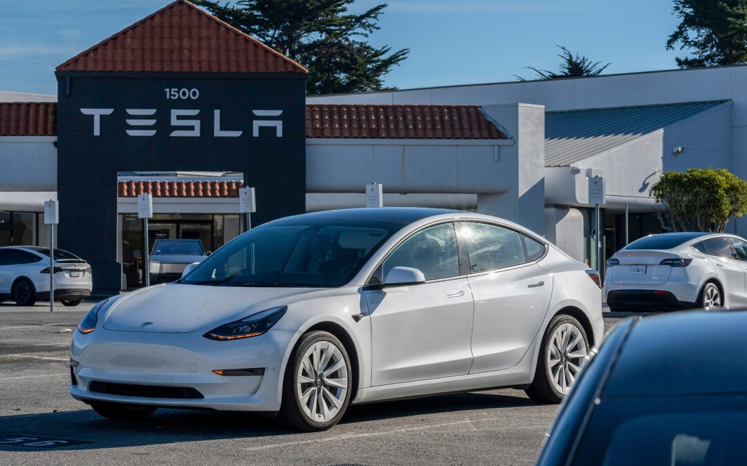 Tesla driver in fatal Texas crash overrode FSD by pressing accelerator ‘100 percent,’ investigators confirm