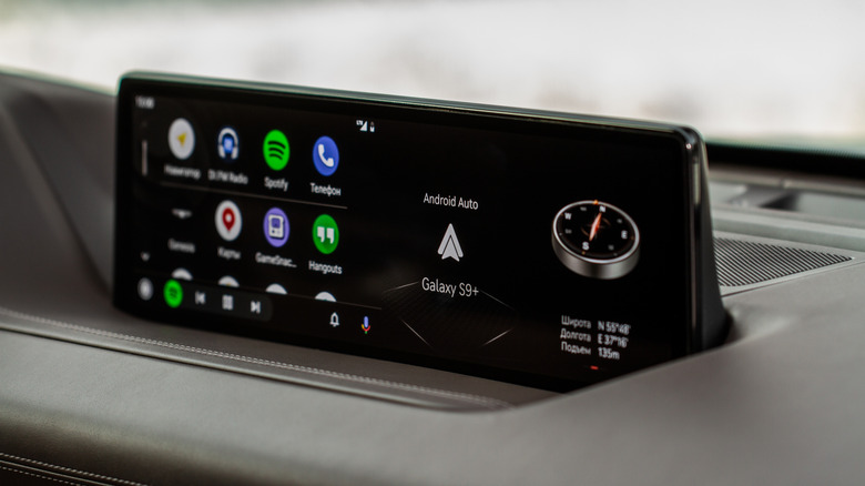 Android Auto vs Apple CarPlay: What features set them apart