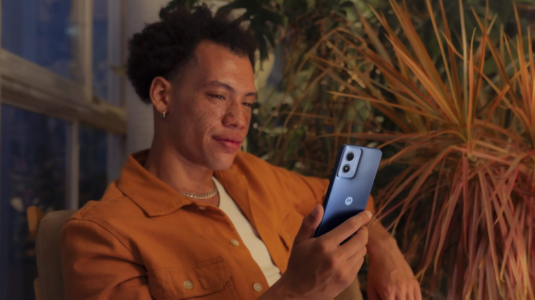 What does a $100 smartphone get you in 2026?