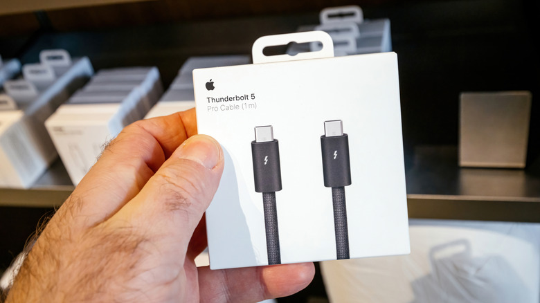 What’s the difference between Thunderbolt 4 and 5?