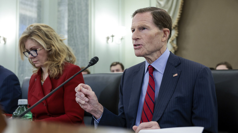 Senators press TikTok on ‘sinister’ experiment that held back an algorithm safety feature