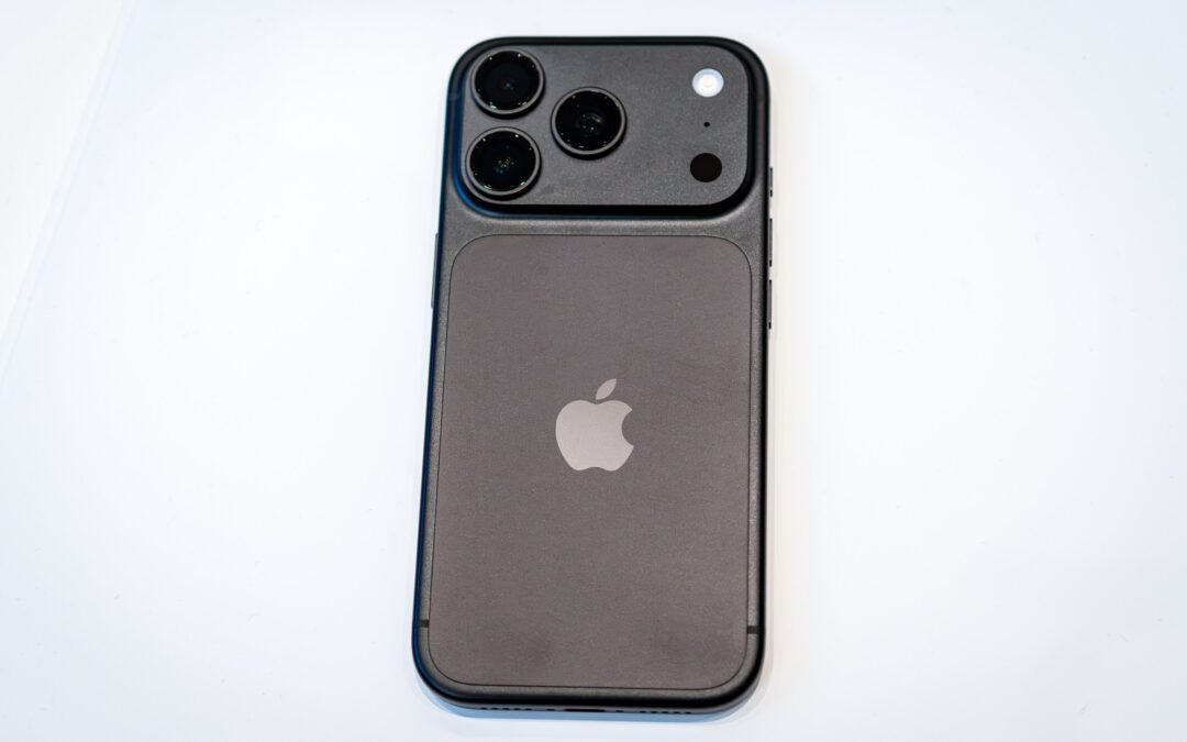 The black iPhone Pro returns