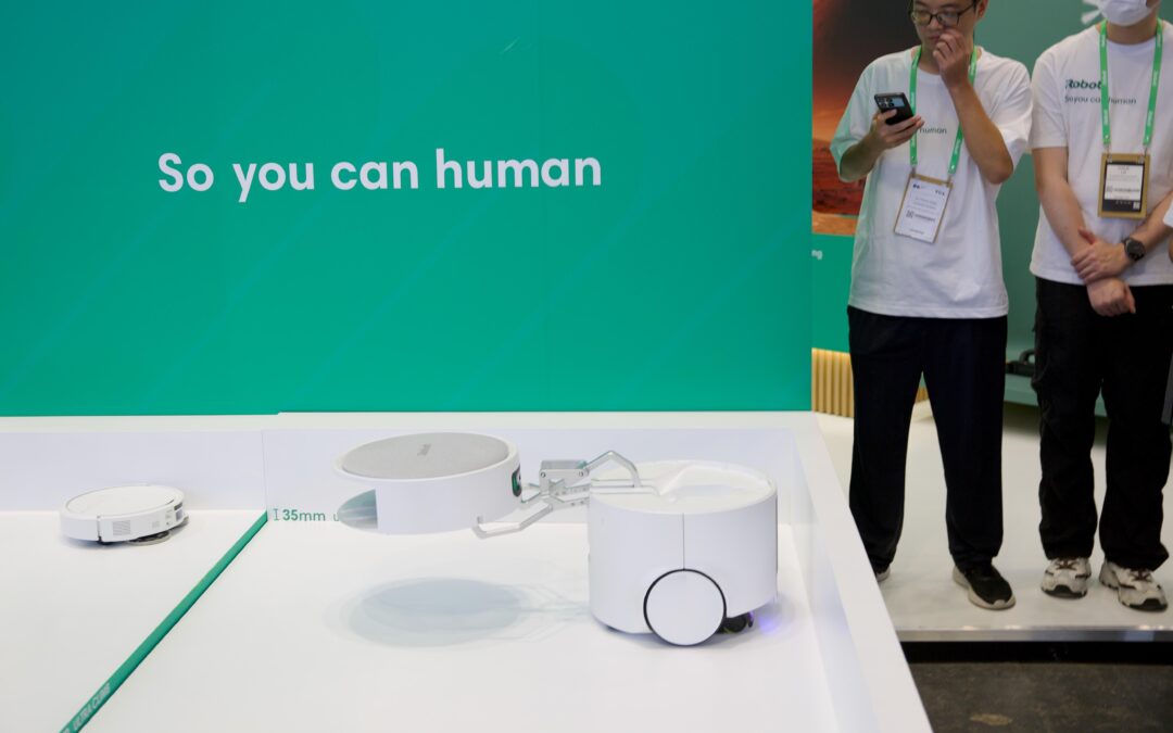 iRobot unveils the Roomba Duo