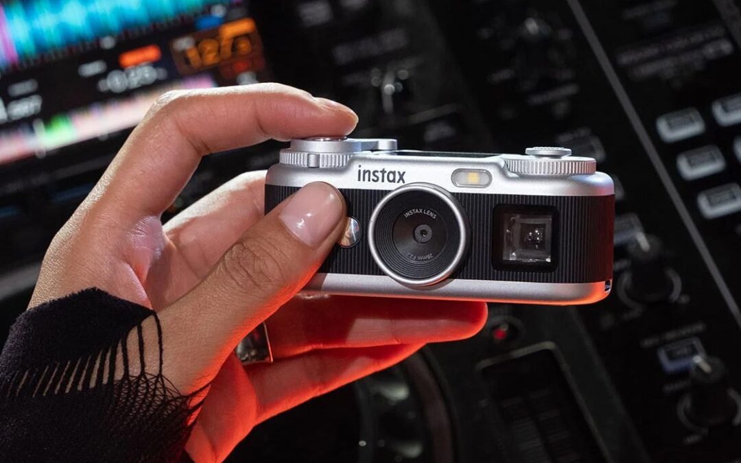 Fujifilm’s Instax Pal 2 is a tiny digital camera that may not disappoint