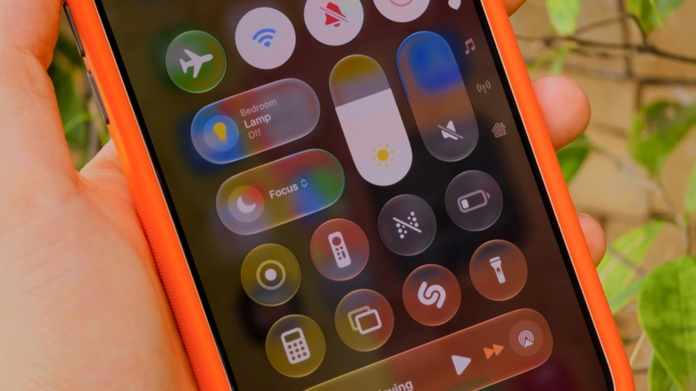 What’s the difference between your iPhone’s Do Not Disturb and Focus modes?
