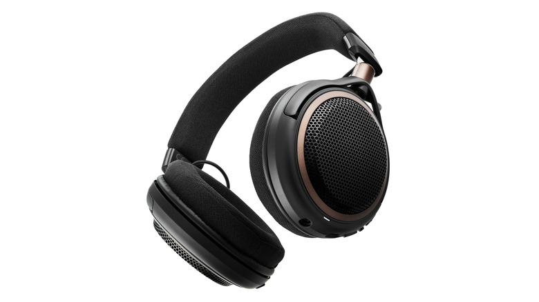 Audio-Technica’s new wireless ATH-AL5NC completes its open-back headphone lineup