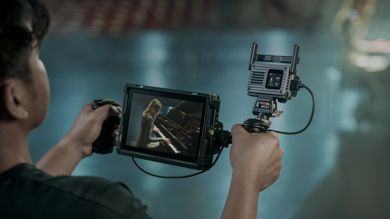 DJI’s new SDR Transmission II beams 4K 60 fps HDR video up to 2.5 miles