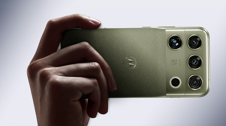Motorola’s new Signature 27 is among the first smartphone to use the Snapdragon 8 Elite Extreme Gen 6 processor