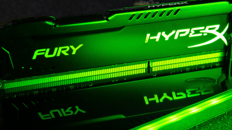 What’s the difference between RAM and ROM memory?