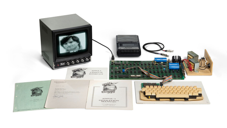 Apple I ‘Hatfield’ computer signed by Woz fetches a record $1.15 million at auction