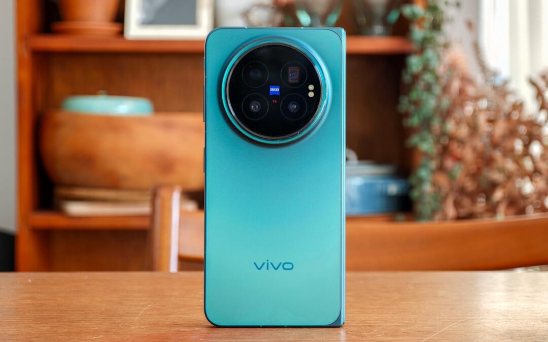 Vivo’s X Fold 6 accidentally feels like a throwback